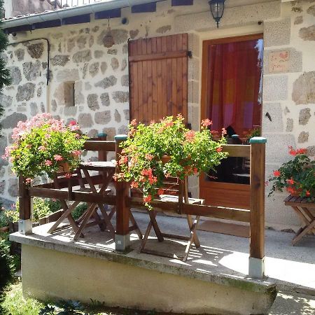 Gite La Grange Du Vialaron Villard (Haute-Loire) Exterior foto